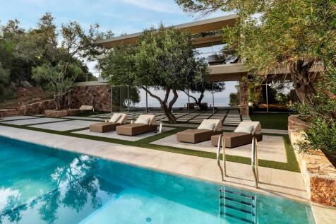 Pool and house