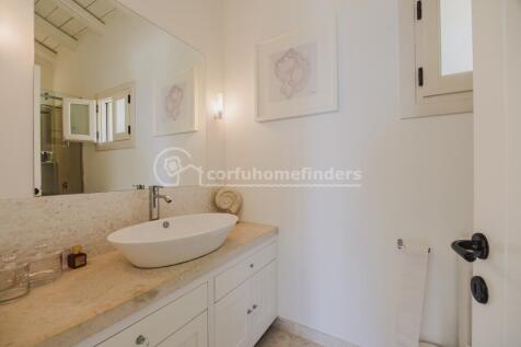 Ensuite shower room