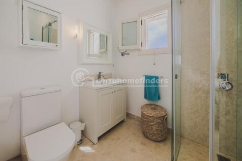 Ensuite shower room