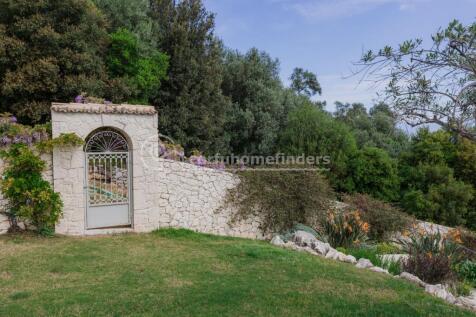 Garden feature