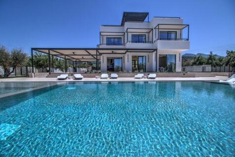 House and pool