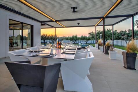Outside dining area