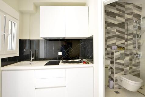 Kitchenette and ensuite