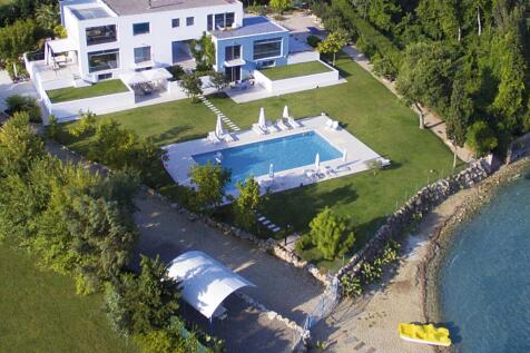 Beach, pool and house