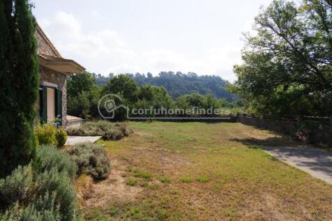 Side shot to garden