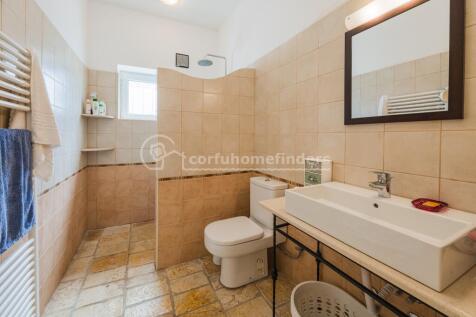 Main shower room