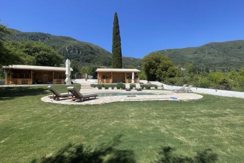 Pool to lodges