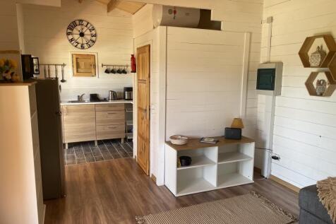 Sitting to kitchen