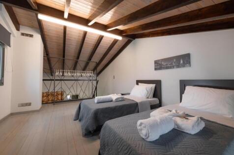 Twin attic room