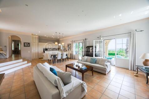 Main room to outdoor terrace