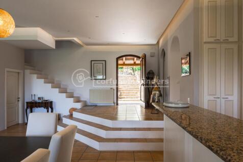 Stairs to front entrance