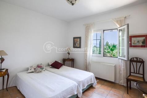 Twin room (downstairs)