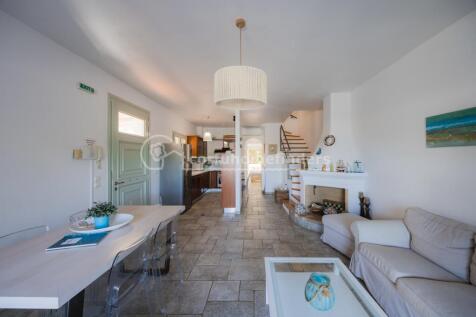 Second sitting/kitchen