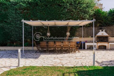 Covered eating area