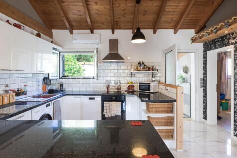 Kitchen to entrance way