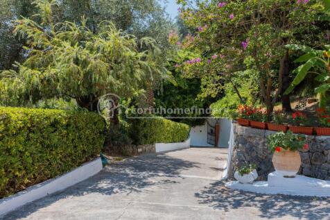 Entrance road