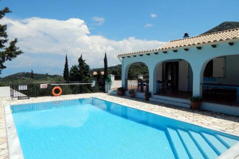 Pool to house
