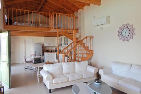 Sitting room to kitchen