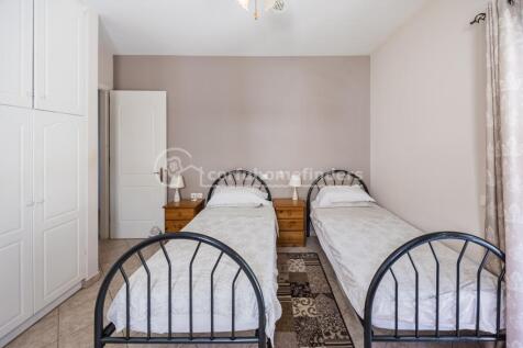 Twin upstairs room