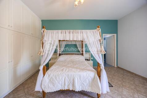 Downstairs bedroom
