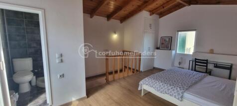 Top floor bedroom to bathroom