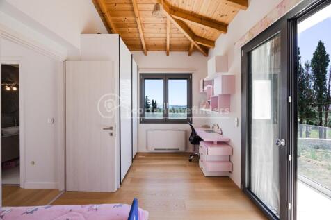 Bedroom 3 to terrace