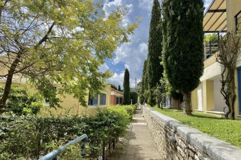 Pathway to the apartment