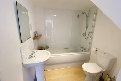 BATHROOM 2
