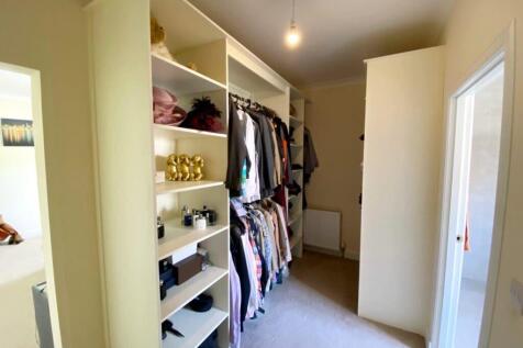 DRESSING ROOM