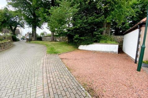 PRIVATE PARKING SPAC