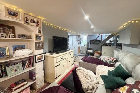 Snug 2.jpg