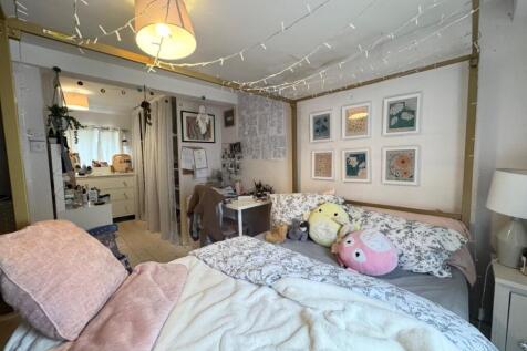 Bedroom 2 all.jpg