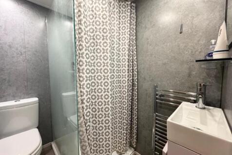 Shower Room 1.jpg