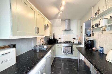 Kitchen 2.jpg