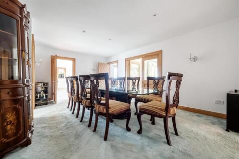 Dining room.jpg