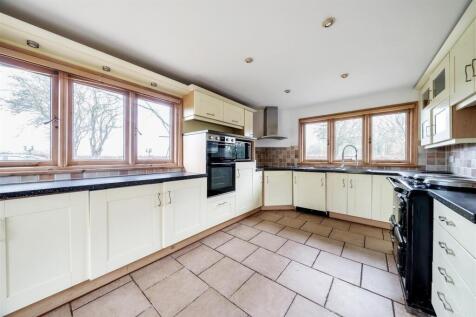 Kitchen1.jpg