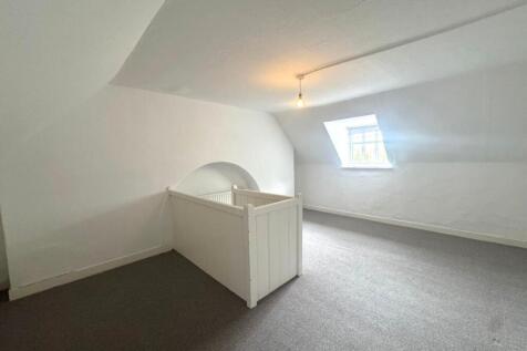 bedroom 2.jpeg