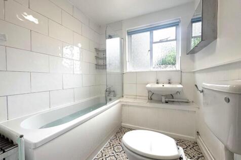 Bathroom 1.jpeg