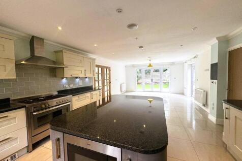 Kitchen1.JPG