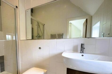 Ensuite2.JPG