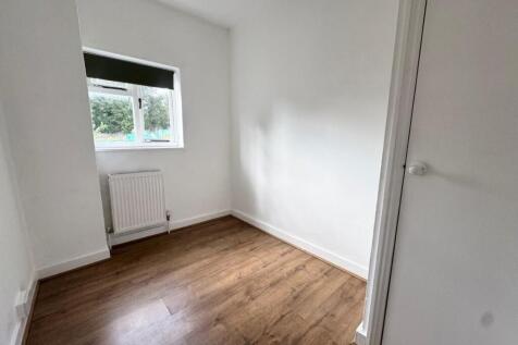 bedroom 3.jpg