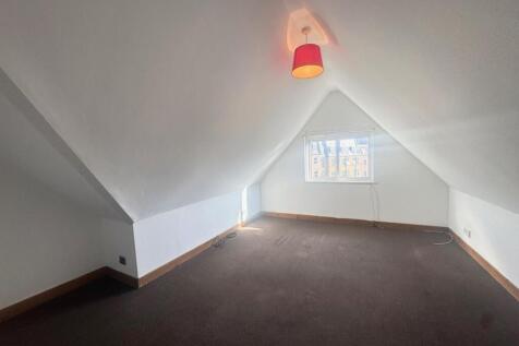 bedroom .jpg