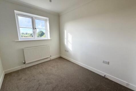 bedroom 3 .jpg