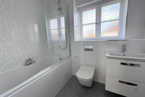 bathroom .jpg
