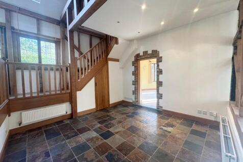 Living Area 2.jpg