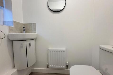 downstairs toilet.jpg