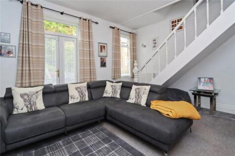 Living Room Pic 3