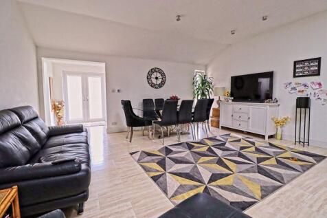Annex Family Room