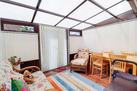 Conservatory/Dining Room