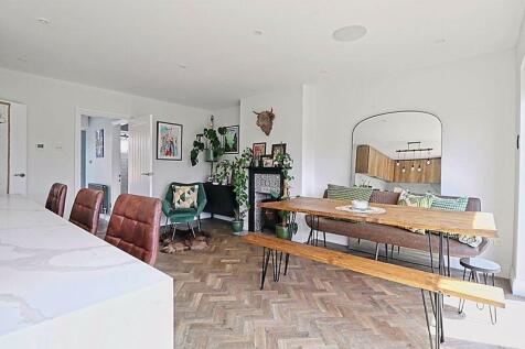 Family Room Dining